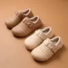 Chinelos Perfurados Birkenstock Retrô Francês Feminino Outono Inverno Quente Solado Macio Roupa de Casa Uso Externo Fivela Chinelos de Algodão com Pelúcia Impermeável