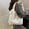 Bolsa de Lona com Flor de Renda Estilo Coreano Feminina 2025 Nova Bolsa de Ombro Tote de Grande Capacidade Bolsa de Ombro para o Dia a Dia de Nicho