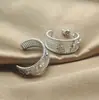 Pendientes Retro Franceses de Malla Hueca en Forma de C Pendientes de Aro Metálicos de Alta Gama Incrustados con Diamantes Pendientes Versátiles de Lujo Ligero de Nicho