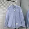 Venda Direta de Fábrica de Camisas Masculinas de Alta Qualidade em Tecido Oxford Liso, Manga Longa, com Logo na Gola Traseira, Versáteis para o Dia a Dia