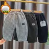 Pantalones para niño con forro polar, engrosados para invierno, nuevo modelo 2026, forro polar integrado para niños, pantalones casuales a cuadros estilo coreano para niños pequeños, modernos