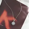 Colar Feminino Banhado a Ouro Real com Zircônia Micro-Pavimentada Design Elegante Nicho Geométrico Cubo de Açúcar Colares Exquisitos para o Dia a Dia