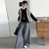Elegante atuendo de otoño para niñas: un chaleco con capucha de estilo coreano, holgado, perfecto para uso casual en primavera y otoño, un conjunto de tres piezas de moda para chicas mayores