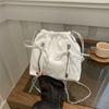 Bolsa Saco com Cordão e Laço 2026 Nova Retro Couro Oleado Corrente Mini Mochila Moda Casual Multiuso
