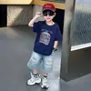 Conjunto de Verão Masculino Infantil Estilo Coreano Fresco Manga Curta Shorts de Trabalho Conjunto de Duas Peças 2026 Novas Roupas de Verão Tendência