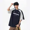Camiseta Retrô de Manga Curta Color Block Patchwork Resistente para Homens e Mulheres, Estilo College Tendência de Verão com Estampa de Letras, Adequada para Casais