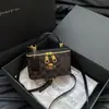 Suministro Directo de Fábrica Gafas de Lectura Caja Estampada Bolsa de Maquillaje Bolsa Cuadrada Pequeña de Mano Retro Bolso de Hombro Cruzado para Mujer En Stock Venta al por Mayor