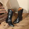 Fio de bordado transfronteiriço novo salto médio grosso botas comércio exterior bico fino western 4340 botas médias botas tamanho plus botas médias mulheres vermelhas