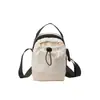 Bolsa Quadrada Pequena Portátil Simples da Moda Atacado Bolsa Feminina Nova Primavera 2025 Bolsa de Ombro Casual Bolsa Transversal Tendência da Internet
