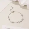 Pulsera de Trébol de la Suerte de Cobre para Mujer, Pulsera de Cinco Flores Estilo Francés de Lujo Ligero, Elegante y de Moda Regalo de Vacaciones