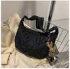 Nueva Bolsa de Plumas para Otoño e Invierno para Mujer 2021 Moda Color Caramelo Hombro Axila Bolsa Moderna Plisada Nubes Portátil Bolsa para Mujer