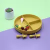 Suministro directo de fábrica venta caliente plato rayado de silicona cuchara para suplementos alimenticios Tenedor traje de vajilla de cuatro piezas plato de succión