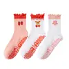 Calcetines deportivos de yoga para mujer, antideslizantes, silenciosos, de media pantorrilla con diseños de encaje, corazón, fresa, cereza para entrenamiento de fitness y ejercicios de suelo