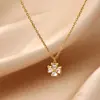 Elegante e Fashion Colar Feminino de Aço Inoxidável Banhado a Ouro 18K com Flor de Trevo Colorida em Zircônia Corrente Clavícula Transfronteiriço