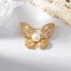 Broche de mariposa de perla de circonio totalmente incrustado Xiaoxiang lujo de alta gama elegante pin para abrigo abrigo insecto ramillete