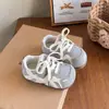 Sapatos de menina, tênis de treino infantil alemão, sapatos Forrest Gump masculinos primavera e outono 2026, sapatos de bebê, novos tênis casuais de malha para meninas