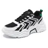 Zapatos de hombre, nueva colección otoño/invierno 2026: zapatillas modernas, casuales y deportivas con suelas gruesas y parte superior de piel, diseñadas para adolescentes y estudiantes de secundaria