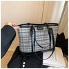 Bolsa Transfronteriza de Gran Capacidad 2026 Nuevo Estilo Bolso de Mujer Moderno para Viajar Bolso de Hombro Retro Bolso Tote para Estudiante Universitario