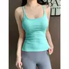 Camisola Suave y Elástica Color Rojo Rosa con Espalda Cruzada y Almohadillas en el Pecho, Top de Verano que Resalta el Tez, Camiseta sin Mangas Versátil para Llevar por Encima