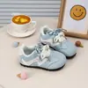 Zapatos Casuales de Moda Infantil Estilo Coreano 2026 Otoño/Invierno Zapatos de Entrenamiento Alemanes Nuevos Zapatos Argan Niños Zapatos Deportivos de Suela Suave Niñas
