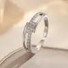 Colección de Anillos de Latón Plateado con Circonita de Moda Más Vendidos, Anillos de Plata de Lujo Ligero Transfronterizos, Versátiles para el Uso Diario