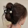 Liquidação Presilha de Cabelo Preta Grande Transparente para Mulheres, Presilha Tubarão para a Parte de Trás da Cabeça, Acessório de Cabelo Moderno de Alta Qualidade, Presilha Simples de Veludo