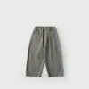 Tendencia de Moda Infantil Otoño 2026 Pantalones Rectos, Pantalones Casuales Suaves y Versátiles de Corte Amplio para Niños