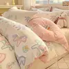 Juego de Ropa de Cama de Algodón Puro de Cuatro Piezas Todo Algodón Nuevo Estilo 2026 Sábana Estudiante Funda de Edredón Faldón de Cama Juego de Tres Piezas Ropa de Cama Infantil