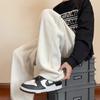 Pantalones casuales sueltos y rectos de estilo coreano de primavera y otoño para hombre, de moda, para deportes, estilo Hong Kong, pantalones retro de moda.