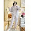 Pijama de Veludo Coral Novo Outono e Inverno com Fleece Adicionado e Espessamento, Gola Alta, Bolsos com Zíper, Caimento Oversized, Conjunto de Pijama Feminino para Sair