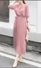 Novo Vestido Plissado de Manga Longa Feminino Slim Fit Cintura Apertada Emagrecedor Estilo Coreano Saia Plissada Longa Elegante Vestido Primavera e Outono 2024
