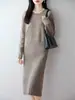 Vestido de Punto de Lana Pura con Cuello Redondo de Manga Larga para Mujer, Color Sólido, Canalé, Cintura Alta, Largo Medio, Nuevo Invierno 2026