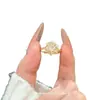 Nuevo anillo de moda de alta gama versátil estilo vintage con forma de estrella y diamantes, lujo ligero, anillo personalizado único y lujoso