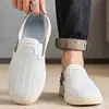 Meias-pantufas Preguiçosas para Homens, Novo Estilo de Verão, Malha Fina, Respiráveis, Sapatos Casuais de Tecido Slip-On, Sapatos Masculinos Modernos Sem Salto
