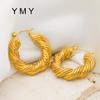 Brincos de tendência de moda de personalidade europeia e americana, aço titânio banhado a ouro 18k, estilo vermelho líquido, atmosfera de alto sentido, brincos de torção em forma de U
