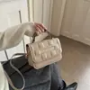 Bolso pequeño cuadrado simple y elegante para mujer, bolso de hombro minimalista, bolso cruzado, nueva colección otoño 2026, bolso pequeño moderno y único