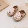 Sandálias Fechadas para Crianças 2025 Verão Novo Estilo Coreano Laço Sapatos de Praia para Meninas Sola Macia Sandálias de Princesa para Meninas