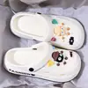 Sandalias perforadas de suela blanda EVA para mujer, calzado de verano para exteriores, antideslizantes, de punta cerrada, chanclas para hombre de nuevo estilo, gruesas, de moda para la playa