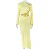 Conjunto de mujer de color liso ajustado estilo europeo y americano, conjunto de vestido bustier corto con diseño de dos piezas asimétrico de una sola manga larga