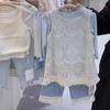 Vestido de renda para meninas primavera 2025, colete vazado, camisa com base interna, camiseta para meninas, moda de duas peças