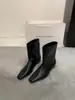 Botines estilo Chelsea británicos para mujeres petite, con tacón oculto, punta cuadrada y diseño slip-on, nueva colección otoño/invierno 2026