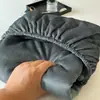 Venta al por mayor de colchas y protectores de colchón de vellón de leche, engrosados, de color liso, con forro de vellón de invierno, de cobertura total de vellón de coral, para comercio transfronterizo