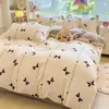 Juego de ropa de cama de cuatro piezas de terciopelo de leche grado A para madre y bebé, invierno engrosado cálido, funda de edredón con más terciopelo, juego de cama de tres piezas para estudiantes 4