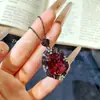 Colgante de Lujo Ligero con Diamantes Completos y Corindón Rojo, Elegante, Sencillo y de Moda, Pendientes Anillo de Diamantes Rojo Rosa, Conjunto de Tesoros de Color Diamante Aguamarina para Mujer