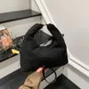Bolsa de Ombro Casual Clássica Escovada para Axila 2025 Mais Fácil de Combinar Inverno Nova Forma de Lua Xadrez Bolsa de Ombro Casual
