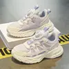 Tênis Dad Shoes para Meninas Calçados Infantis com Botão Superfície de Couro Tênis de Corrida Rosa Calçados Esportivos para Crianças de Meia-Idade e Grandes Sapatos de Algodão Antiderrapantes com Plus Veludo