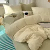 Conjunto de quatro peças de algodão lavado em duas cores sólidas, novo estilo simples de capa de edredom individual e lençol de cama, conjunto de três peças para dormitório estudantil