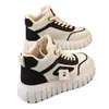 Sapatos de plataforma de cano alto com sola grossa para mulheres 2026 novo estilo de inverno forrados com pelúcia sapatos brancos que aumentam a altura tênis versáteis estilosos para mulheres