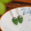Pendientes de hoja de Ruyi vintage de jade Hetian chapados en oro de plata esterlina S925 de Yilu, elegantes pendientes de gancho para la oreja con forma de hoja