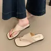 Nuevas chanclas de playa con punta cuadrada, tacón grueso de 3 cm, suela suave, estilo 2026, sandalias versátiles de verano para exteriores para mujer, que aumentan la altura